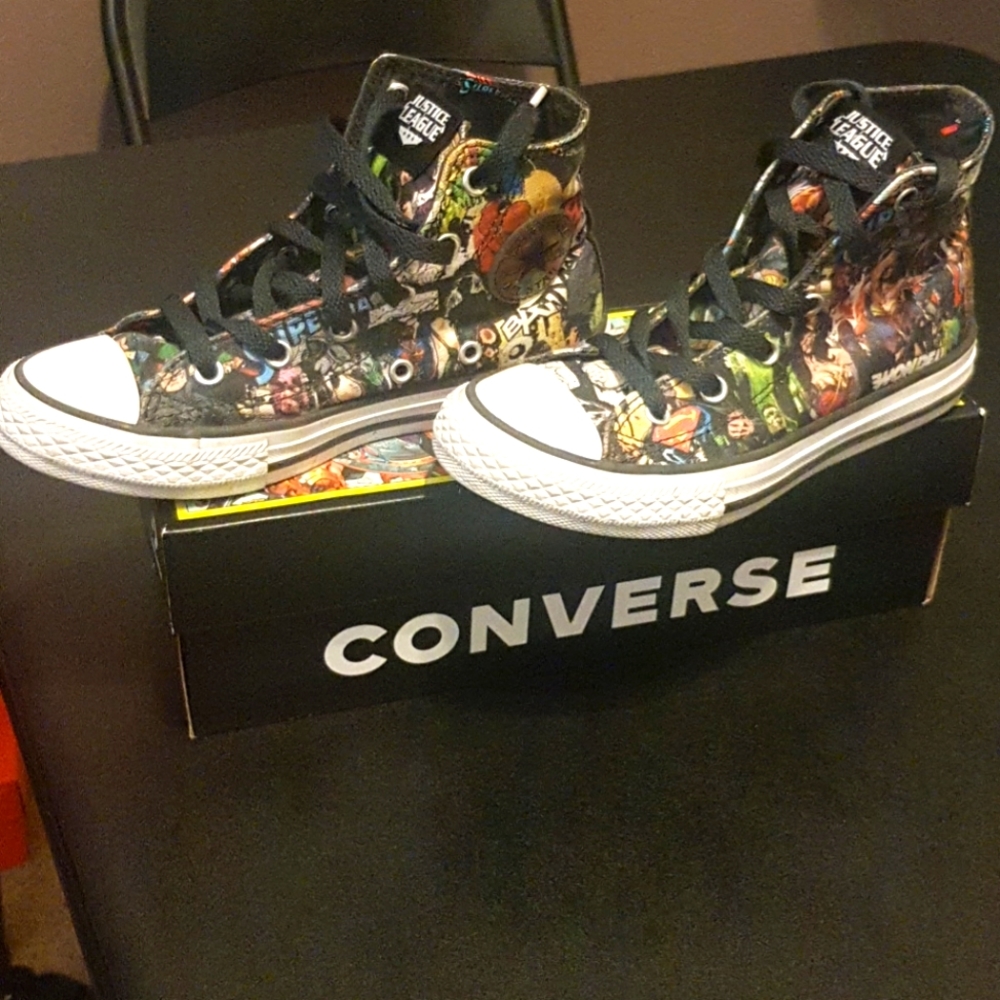 DC Justice League Converse